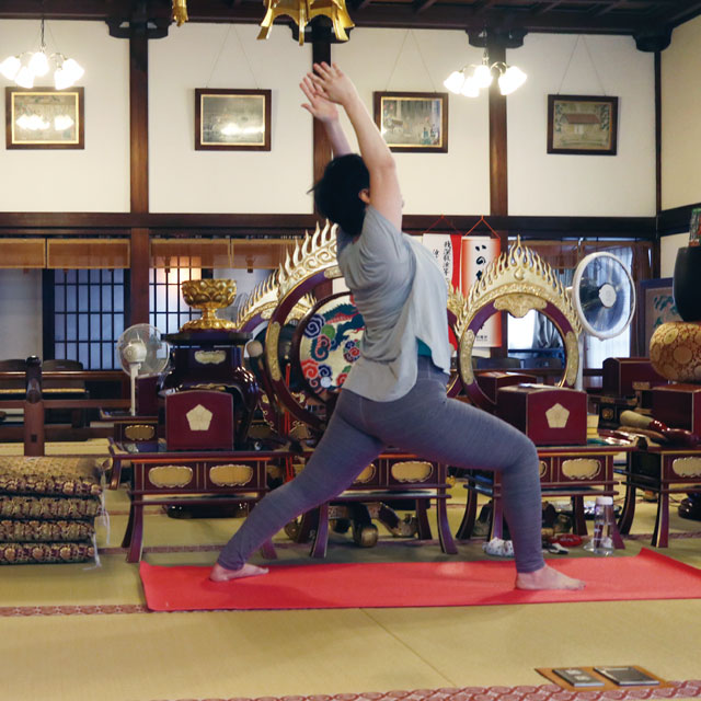 アクティビティを楽しむ休日「寺ヨガ」妙勝寺