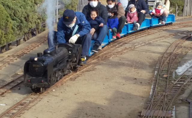 休日は癒しの公園で〈駅前公園〉