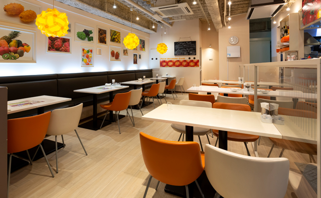 「FOUR SEASONS CAFE」5000円分クーポン券 2名